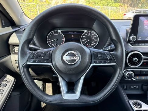 Used 2024 Nissan Sentra SV FWD image 19