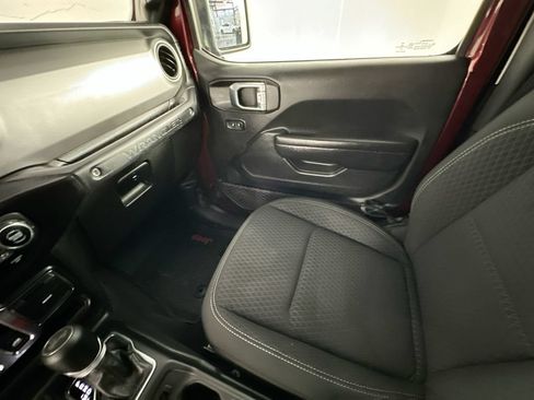 Used 2021 Jeep Wrangler Sport AWD/4WD image 11