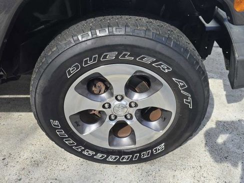 Used 2017 Jeep Wrangler Unlimited Sahara w/ Connectivity Group image 12