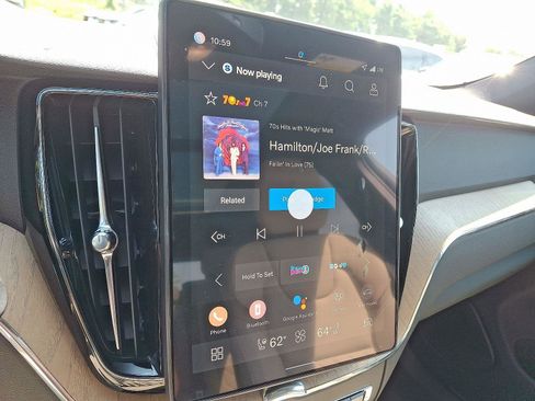 New 2026 Volvo XC60 B5 Core w/ Protection Package Premier image 13