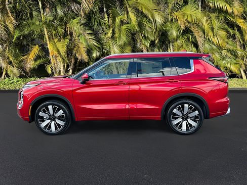 New 2026 Mitsubishi Outlander SEL image 2