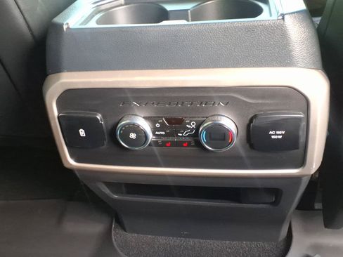 Used 2024 Ford Expedition Max Limited AWD/4WD image 17