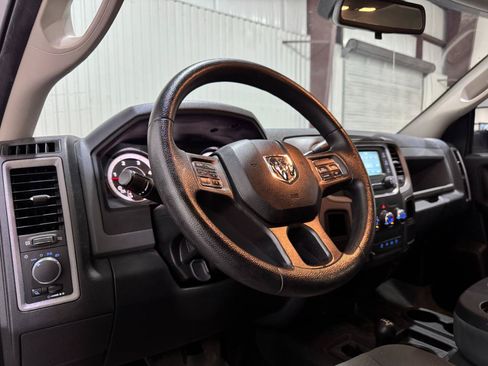 Used 2015 RAM 2500 Tradesman w/ Chrome Appearance Group AWD/4WD image 3