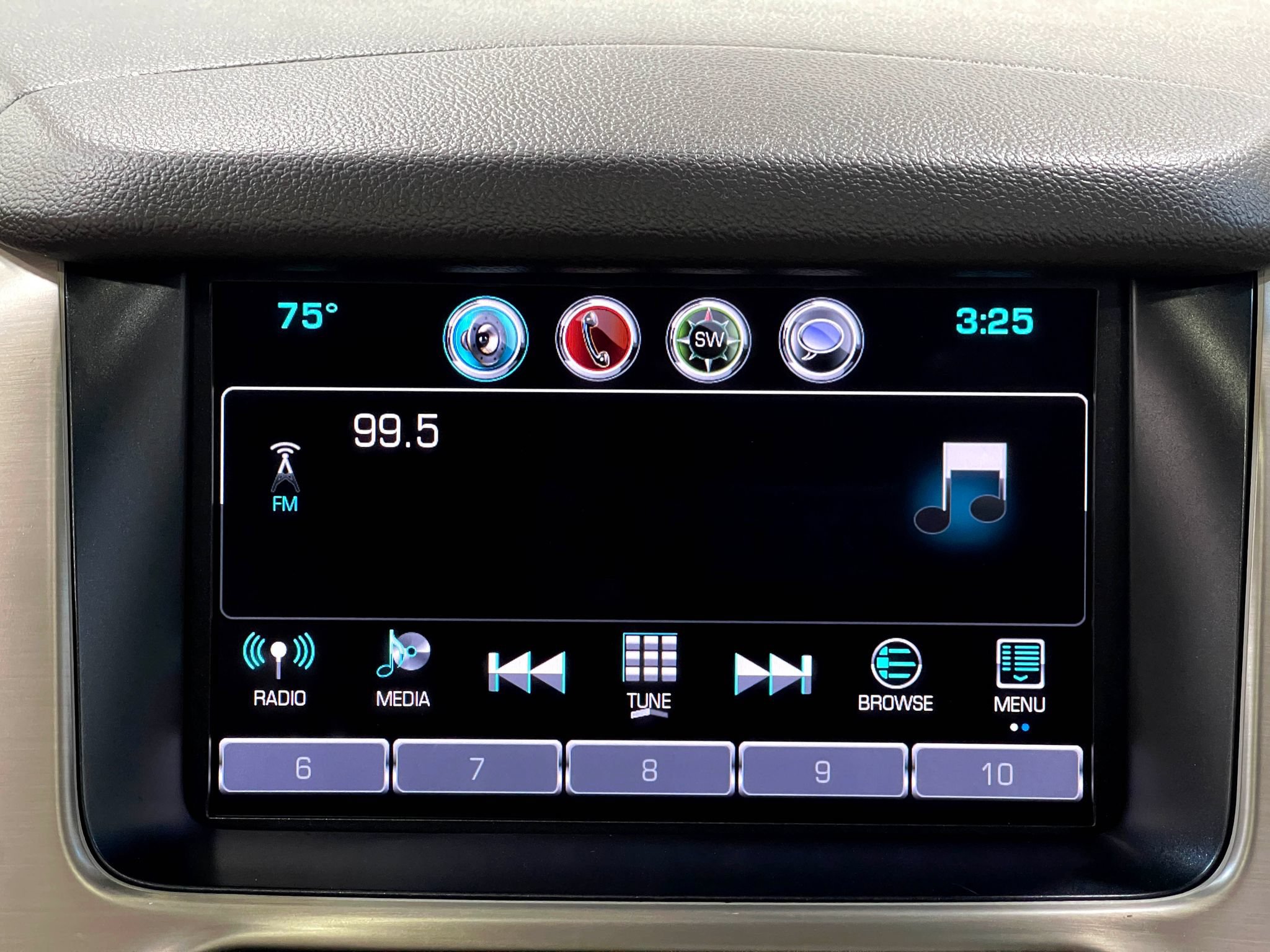 Used 2020 GMC Yukon Denali w/ Denali Premium Package AWD/4WD image 24