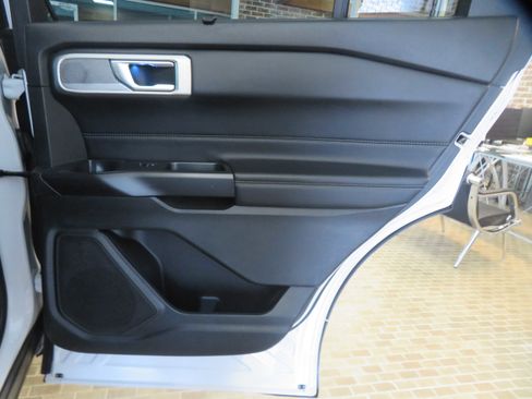 Used 2020 Ford Explorer Limited AWD/4WD image 18