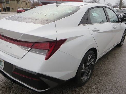 Used 2025 Hyundai Elantra SEL FWD image 47