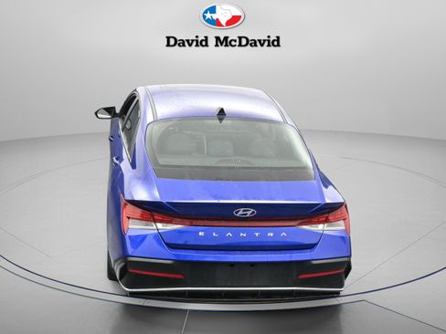 Used 2024 Hyundai Elantra SEL w/ Convenience Package image 13