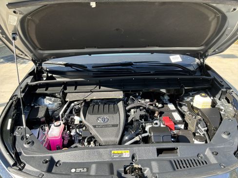 Used 2026 Toyota Highlander XLE AWD/4WD image 35