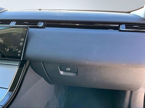 Used 2024 Land Rover Range Rover Velar S image 16