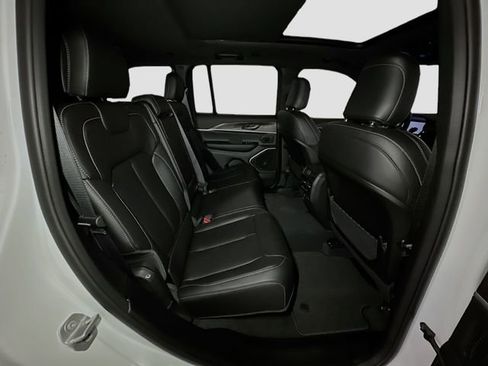 New 2026 Jeep Grand Cherokee Limited image 32