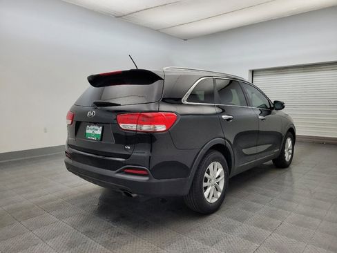 Used 2016 Kia Sorento LX AWD/4WD image 9