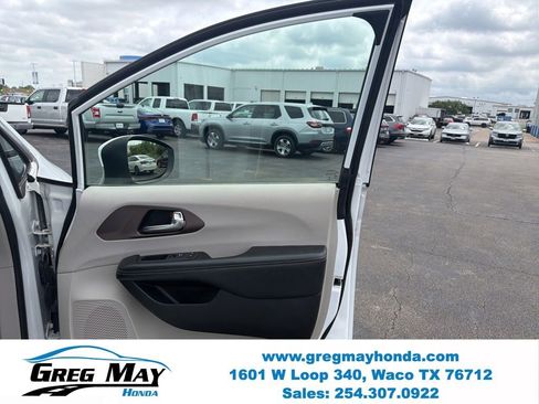 Used 2021 Chrysler Voyager Lxi FWD image 29