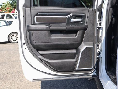 Used 2020 RAM 2500 Laramie w/ Night Edition AWD/4WD image 40