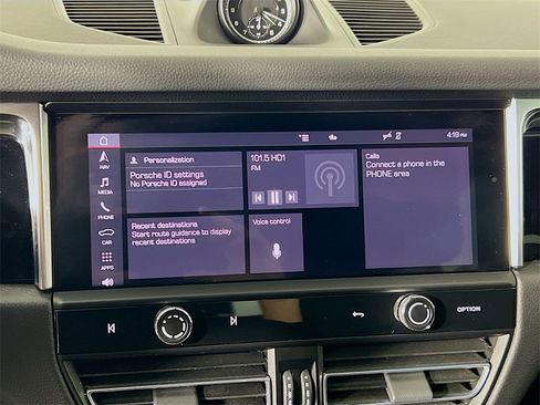 Certified 2023 Porsche Macan image 14