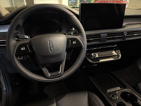 New 2026 Lincoln Corsair Premiere image 9