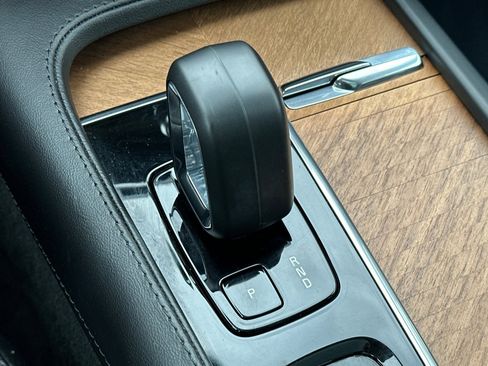 Used 2023 Volvo XC90 T8 Plus image 25