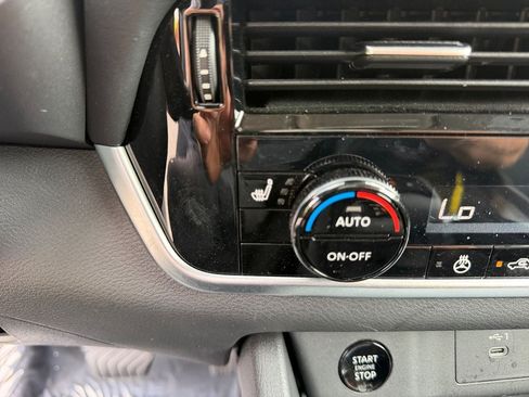Used 2026 Nissan Rogue SL AWD/4WD image 25