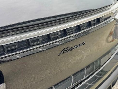 Used 2023 Porsche Macan AWD/4WD image 10