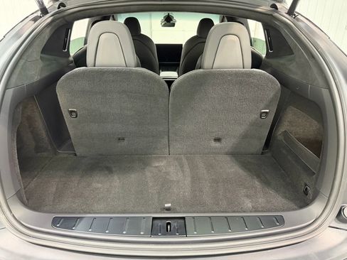 Used 2023 Tesla Model X image 17