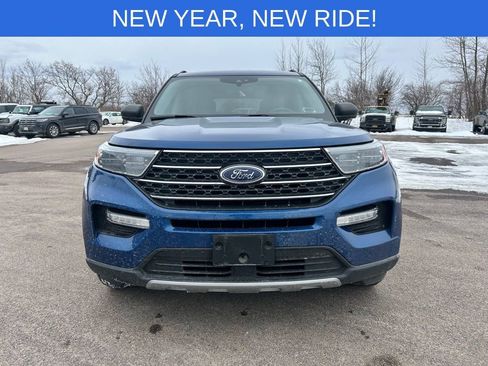 Used 2022 Ford Explorer XLT w/ Equipment Group 202A image 9