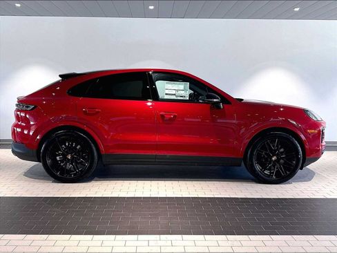 New 2026 Porsche Cayenne Coupe AWD/4WD image 8