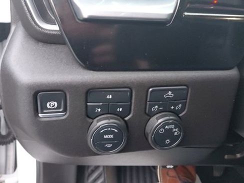 Certified 2024 Chevrolet Silverado 2500 LT image 18