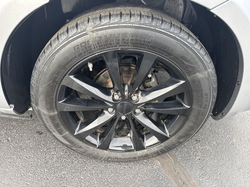 Used 2014 Dodge Avenger SE w/ Blacktop Package image 4