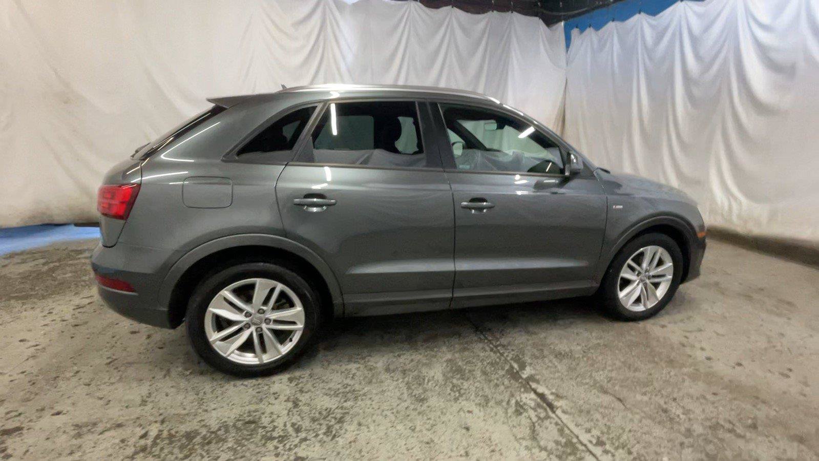 Used 2018 Audi Q3 2.0T Premium w/ Convenience Package AWD/4WD image 5