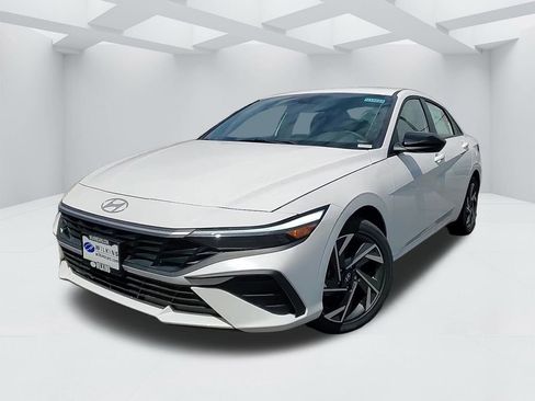 New 2025 Hyundai Elantra SEL image 10