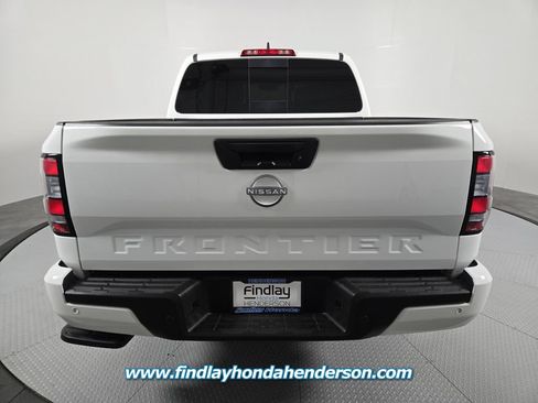 Used 2025 Nissan Frontier SV RWD image 5