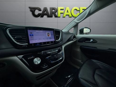 Used 2022 Chrysler Pacifica Touring-L FWD image 37