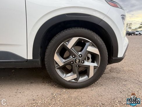 Used 2024 Hyundai Venue SEL FWD image 6