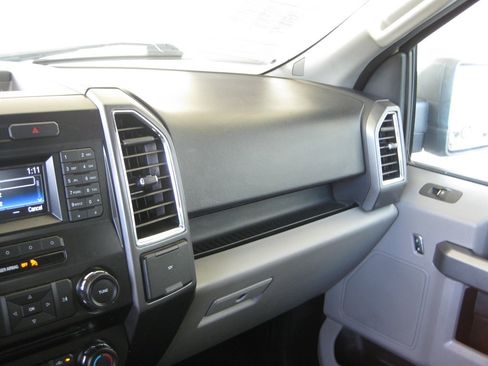 Used 2016 Ford F150 XLT RWD image 21