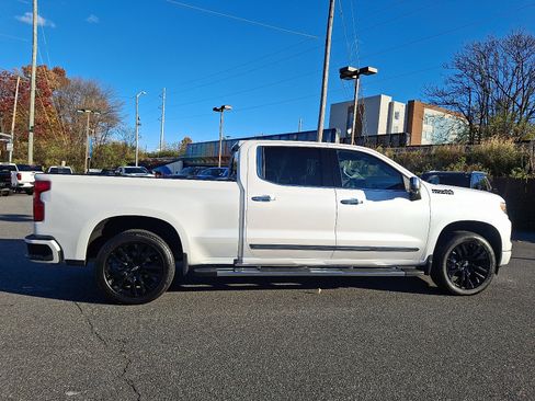 Used 2023 Chevrolet Silverado 1500 High Country w/ High Country Premium Package image 7