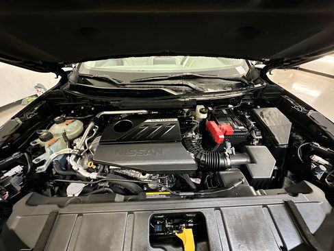 Used 2023 Nissan Rogue SV image 33