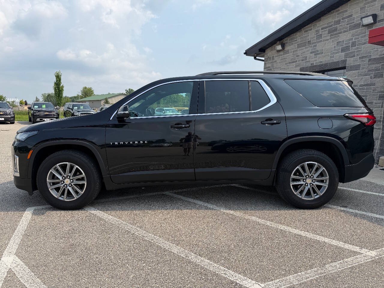 Used 2023 Chevrolet Traverse LT AWD/4WD image 7