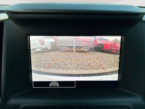 Used 2024 GMC Terrain SLE w/ Driver Convenience Package FWD image 18