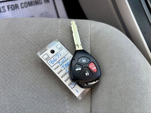 Used 2012 Toyota Corolla L FWD image 23