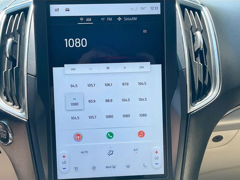 Used 2022 Ford Edge Titanium image 14