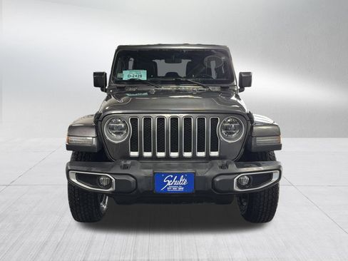 Used 2018 Jeep Wrangler Unlimited Sahara image 2