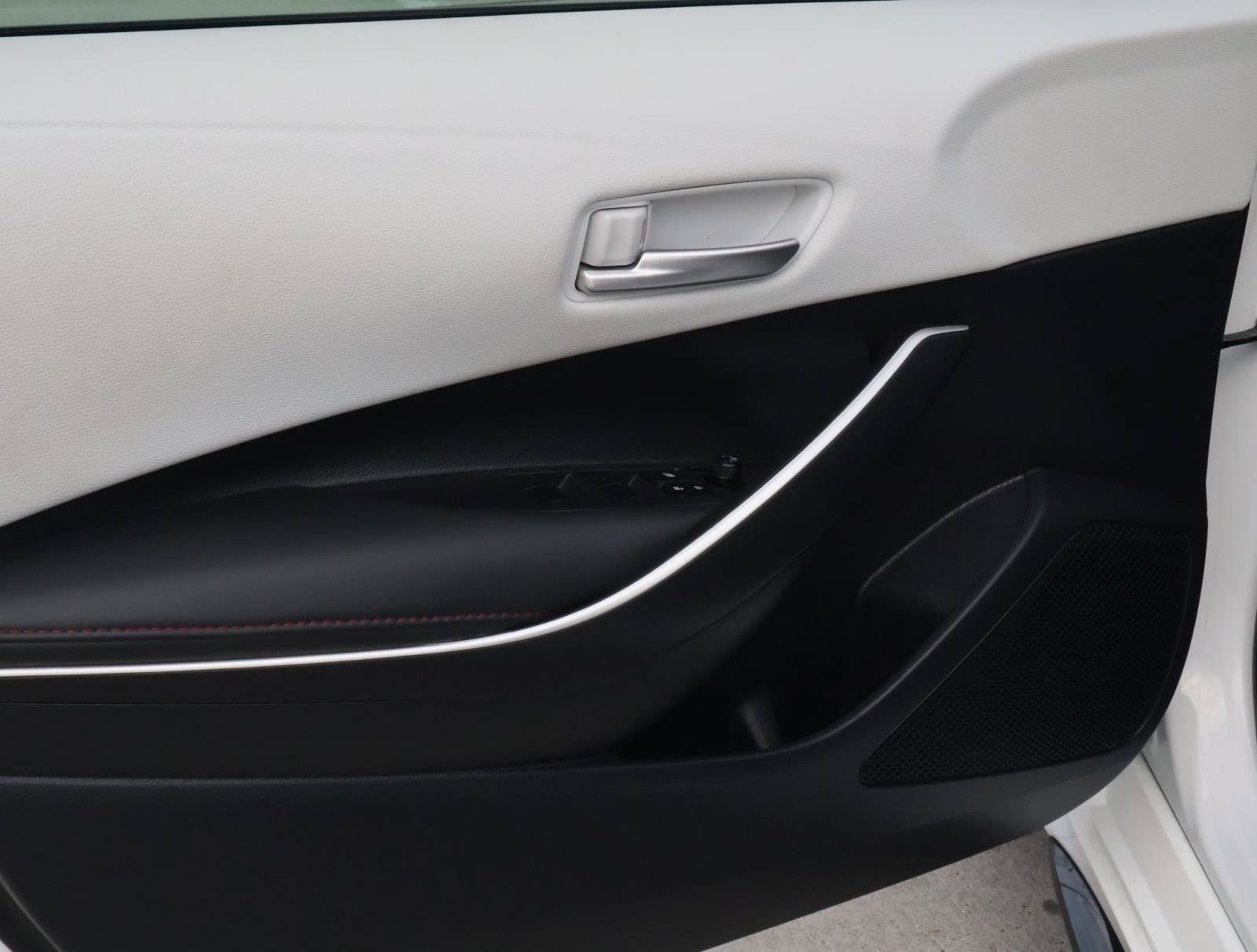 Used 2025 Toyota Corolla SE FWD image 14