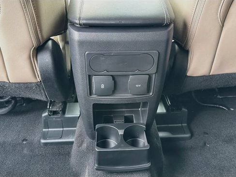 Used 2024 Ford Explorer XLT w/ Equipment Group 202A AWD/4WD image 27