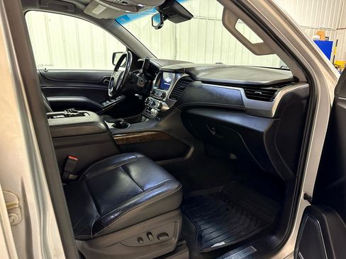 Used 2018 Chevrolet Suburban LT image 11