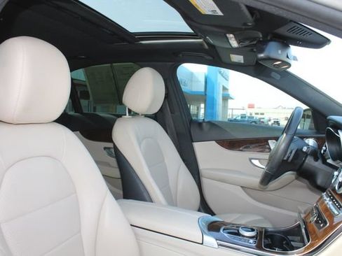 Used 2018 Mercedes-Benz C 300 4MATIC Sedan image 12