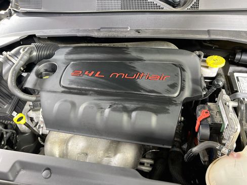 Used 2022 Jeep Compass Latitude w/ Sun and Sound Group AWD/4WD image 28
