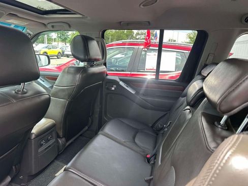 Used 2008 Nissan Pathfinder LE AWD/4WD image 10
