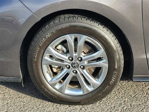 Certified 2021 Toyota Sienna XSE image 11