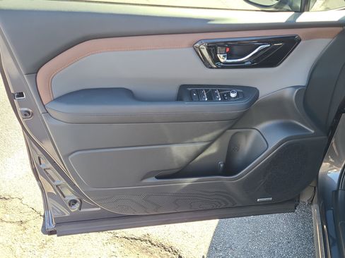 Certified 2025 Subaru Forester Sport image 18