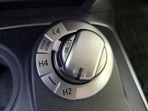 Used 2015 Toyota 4Runner SR5 Premium AWD/4WD image 31