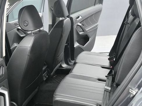 Used 2023 Volkswagen Tiguan SE AWD/4WD image 21
